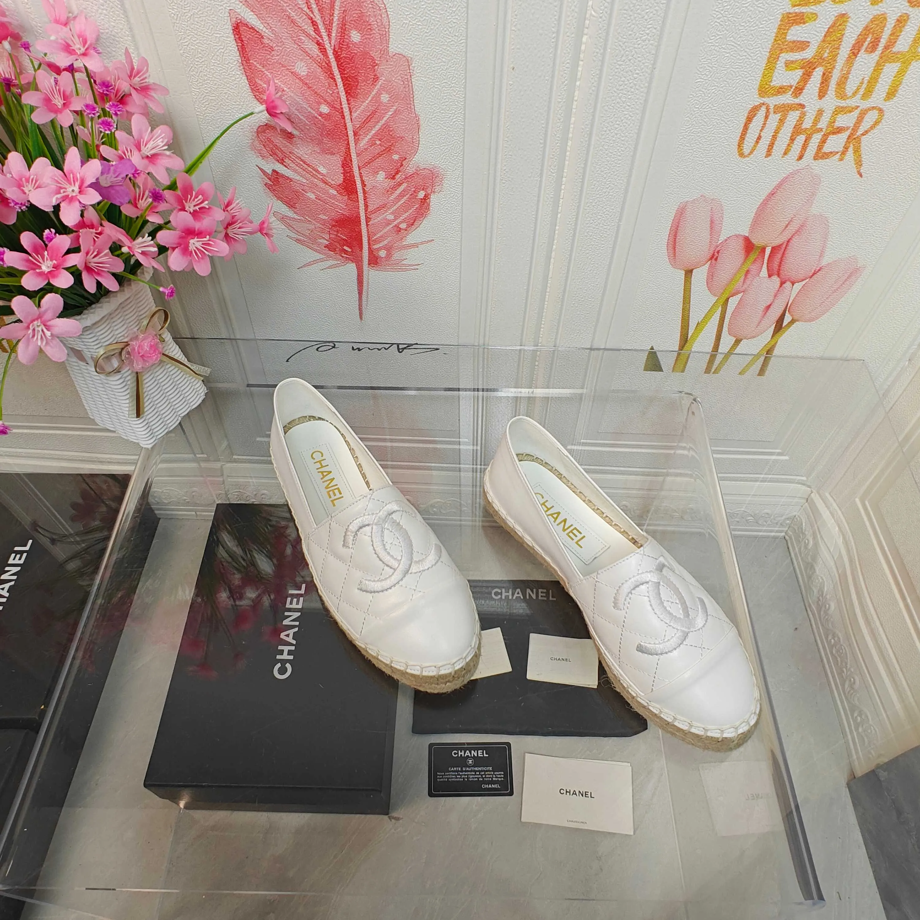 👟👟Ex-factory price 400👟👟 CHANEL 2025 early spring new fisherman shoes, top version 👏👏The inner pads are all made of original imported goatskin! Number of codes: 35 - 40 (codes 34, 41, and 42 can be customized without return or exchange) Standard codes come with a full set of packaging